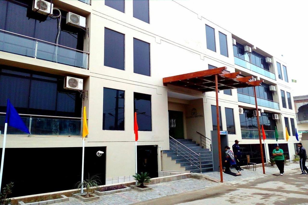 Bling Hotel International Мултан Екстериор снимка