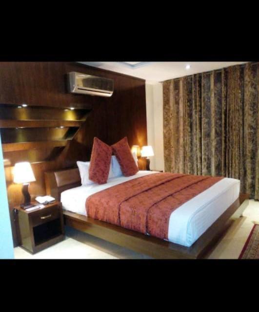 Bling Hotel International Мултан Екстериор снимка