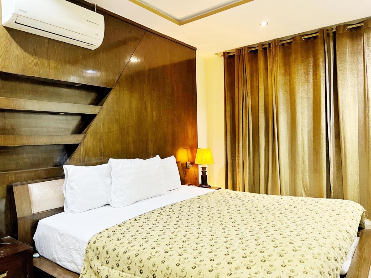 Bling Hotel International Мултан Екстериор снимка
