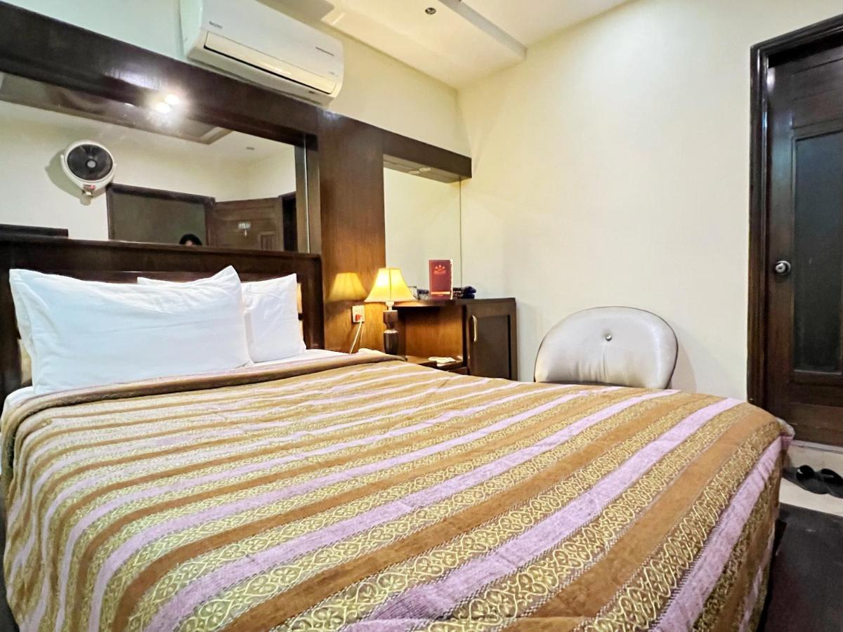 Bling Hotel International Мултан Екстериор снимка