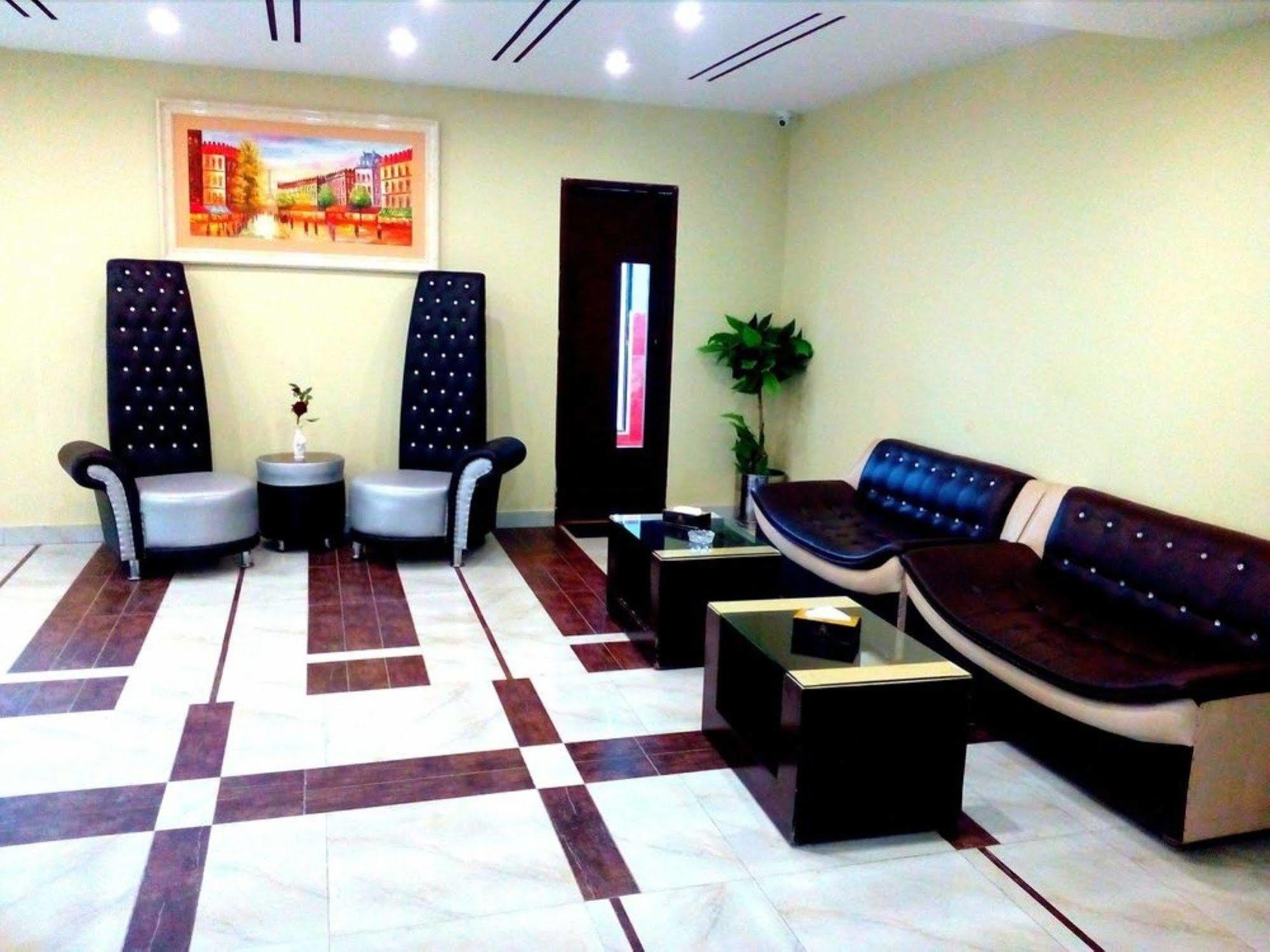 Bling Hotel International Мултан Екстериор снимка